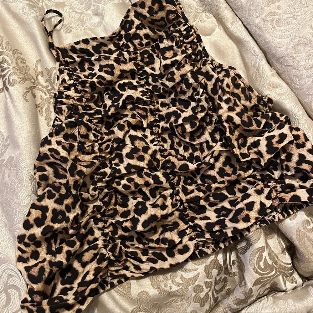 Gathered/Ruched Leopard Print crop top